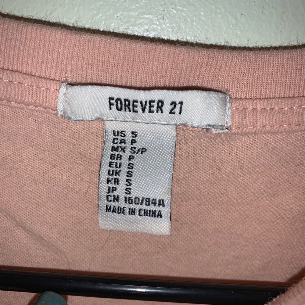 graphic tee - Picture 4 of 4